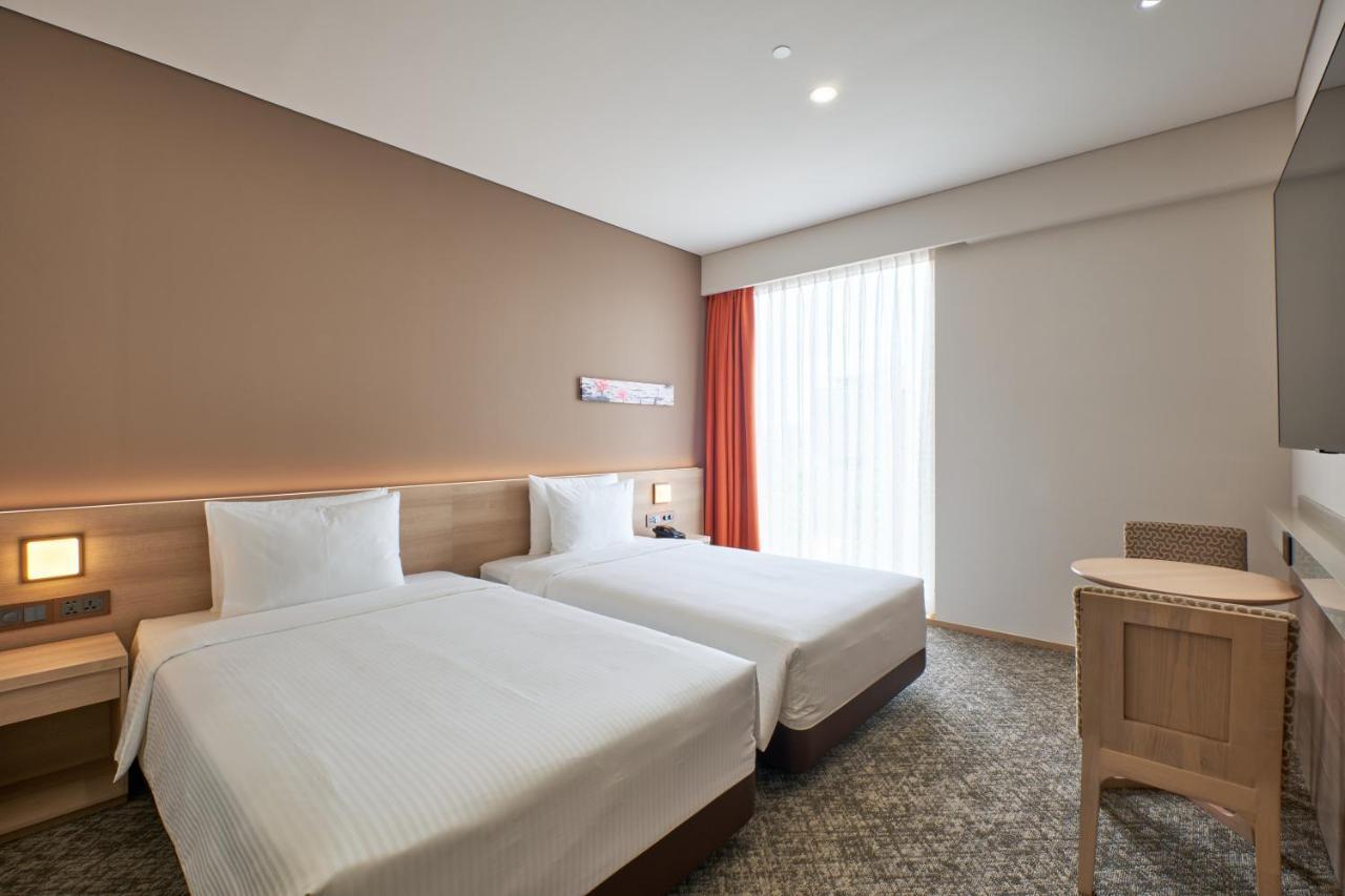 Отель Sotetsu Grand Fresa Saigon 相鉄グランドフレッサ サイゴン Хошимин Экстерьер фото