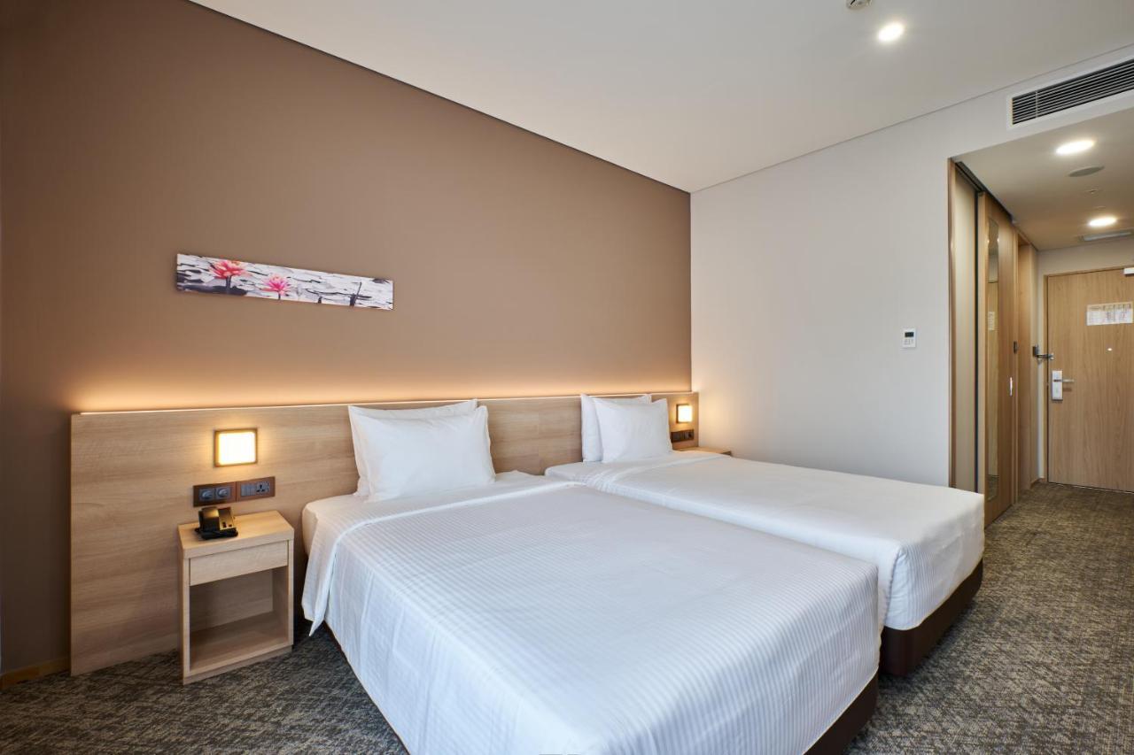 Отель Sotetsu Grand Fresa Saigon 相鉄グランドフレッサ サイゴン Хошимин Экстерьер фото