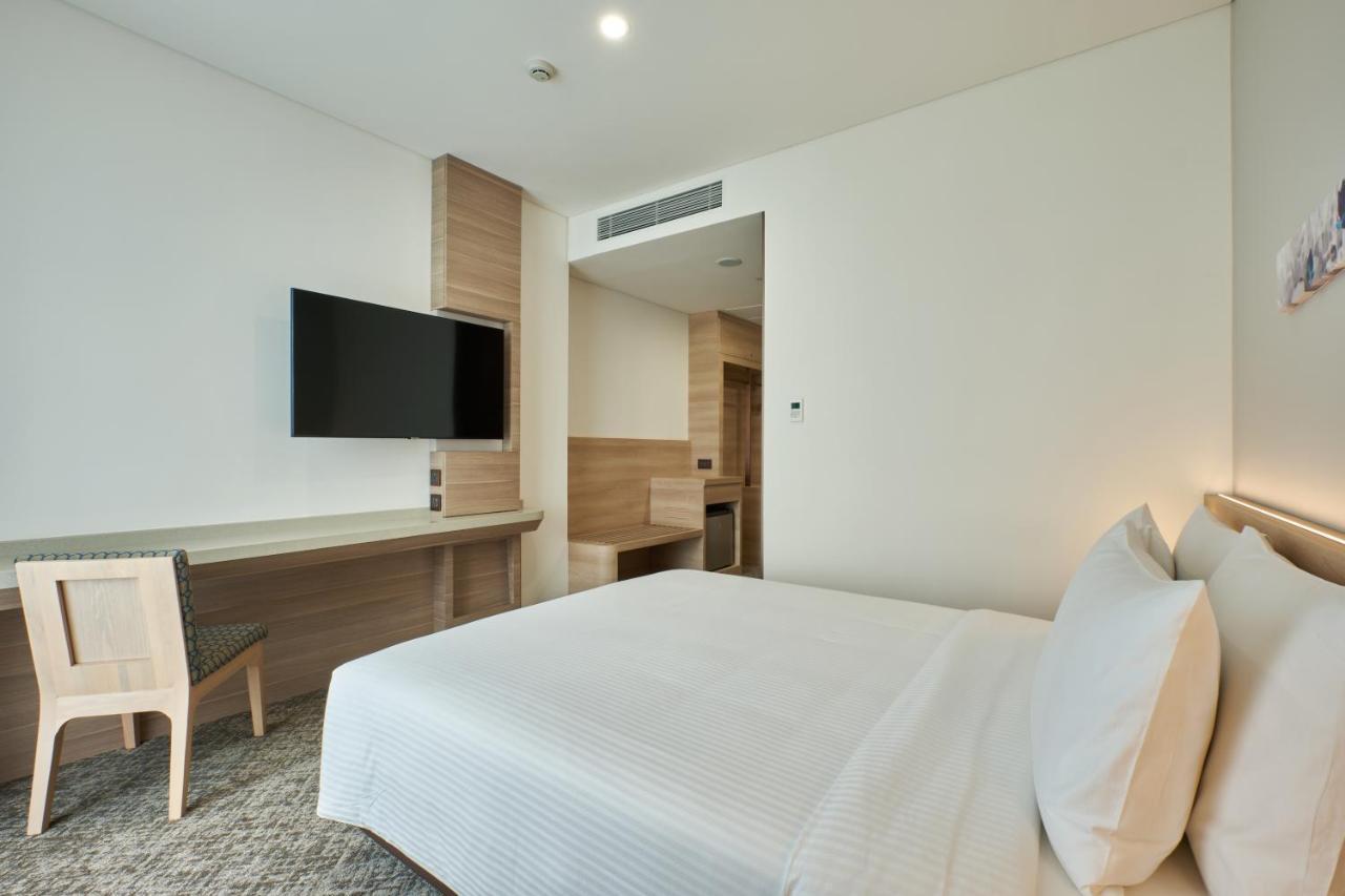 Отель Sotetsu Grand Fresa Saigon 相鉄グランドフレッサ サイゴン Хошимин Экстерьер фото